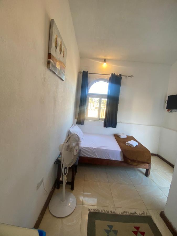 Neptune Hotel Dahab Esterno foto